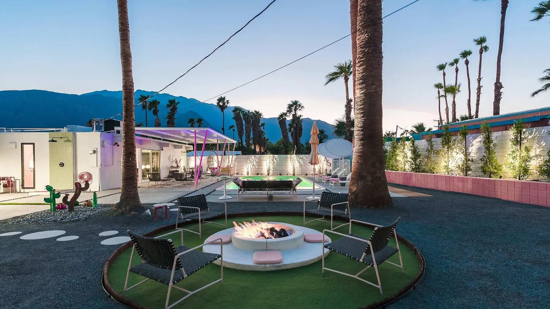 بيت للعطل Retro Chic Oasis Saltwater Pool Spa & Mnt Views بالم سبرينغس