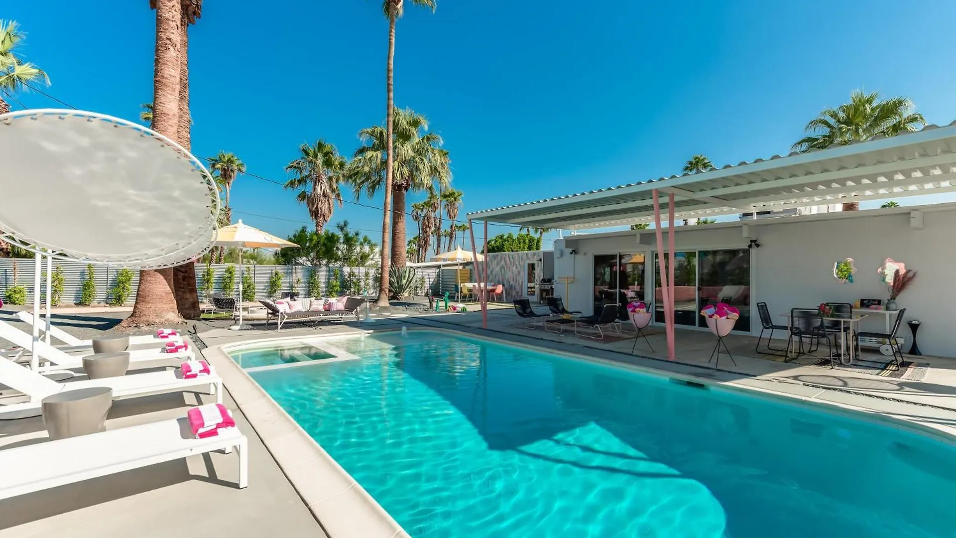 بيت للعطل Retro Chic Oasis Saltwater Pool Spa & Mnt Views بالم سبرينغس
