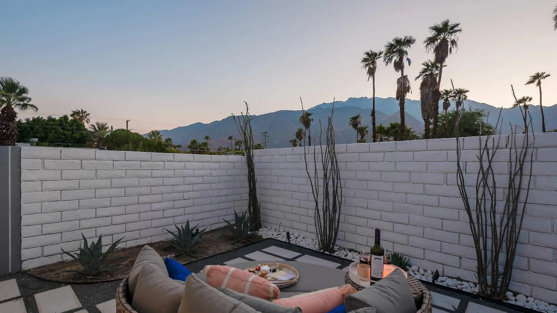 بيت للعطل Retro Chic Oasis Saltwater Pool Spa & Mnt Views بالم سبرينغس