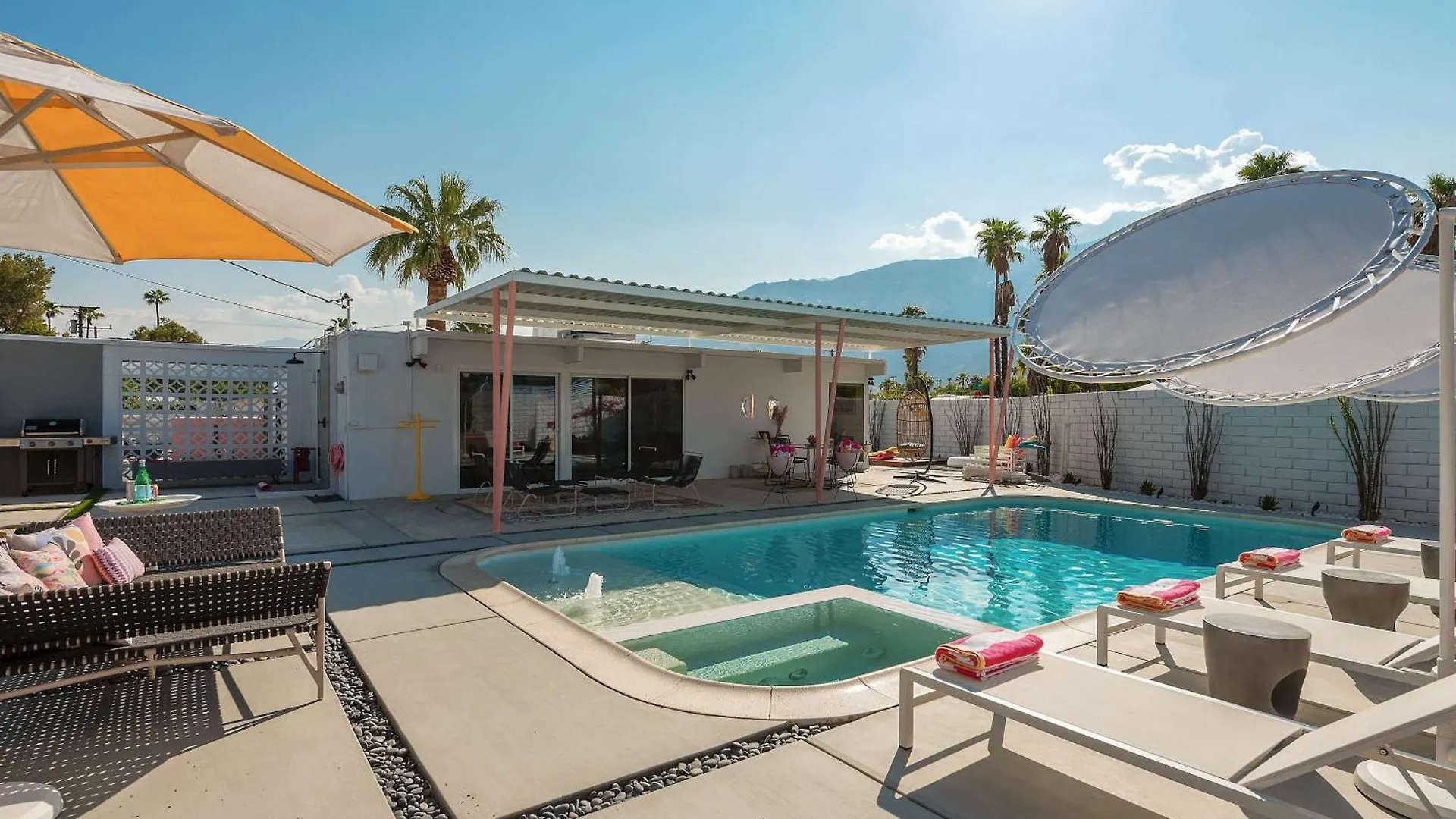 Retro Chic Oasis Saltwater Pool Spa & Mnt Views بالم سبرينغس الولايات المتحدة الأمريكية