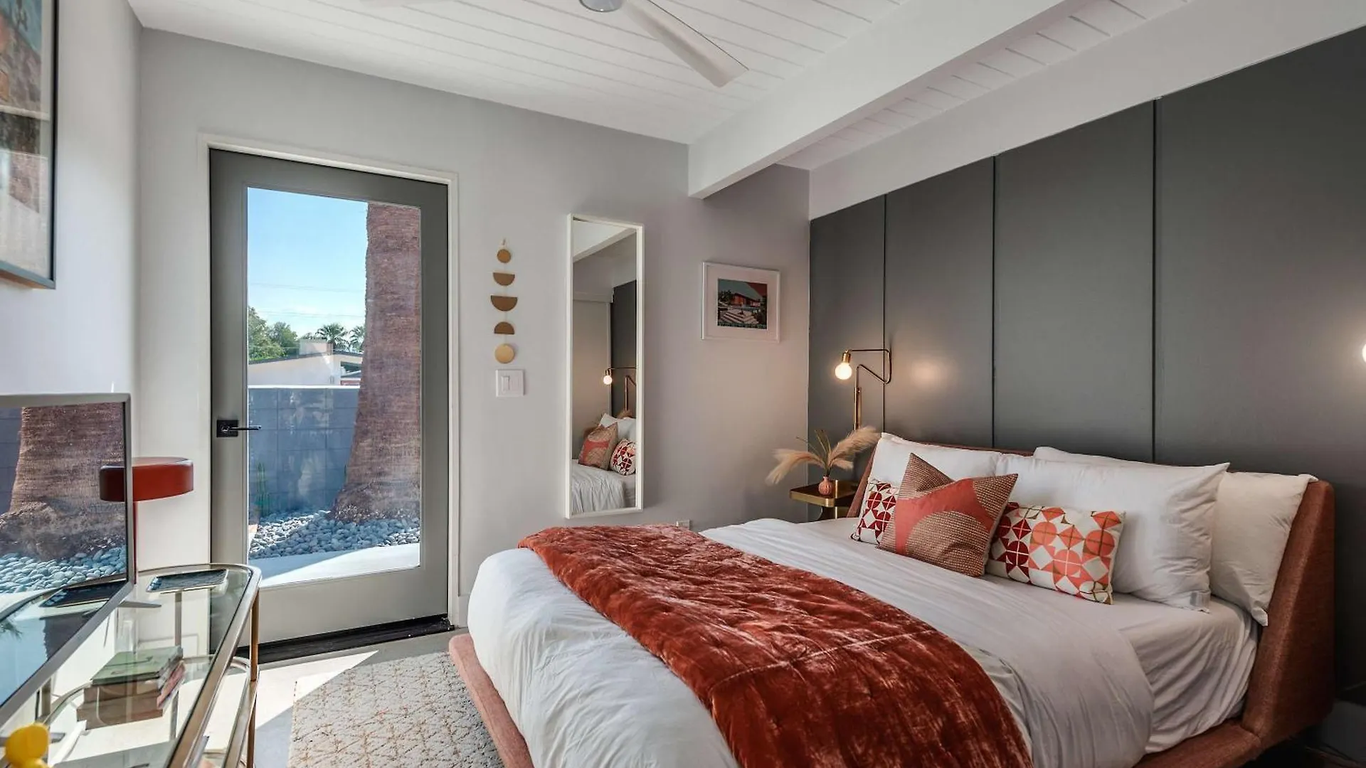 بيت للعطل Retro Chic Oasis Saltwater Pool Spa & Mnt Views بالم سبرينغس