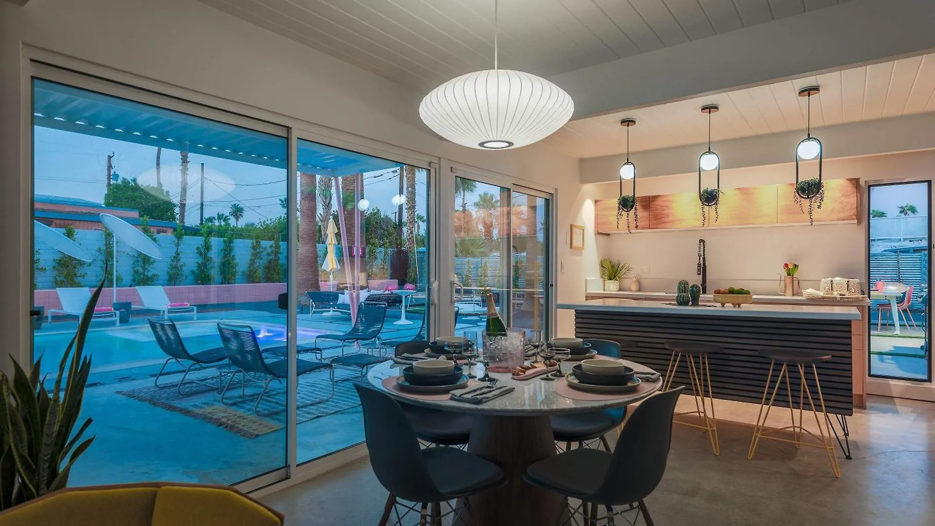 بيت للعطل Retro Chic Oasis Saltwater Pool Spa & Mnt Views بالم سبرينغس