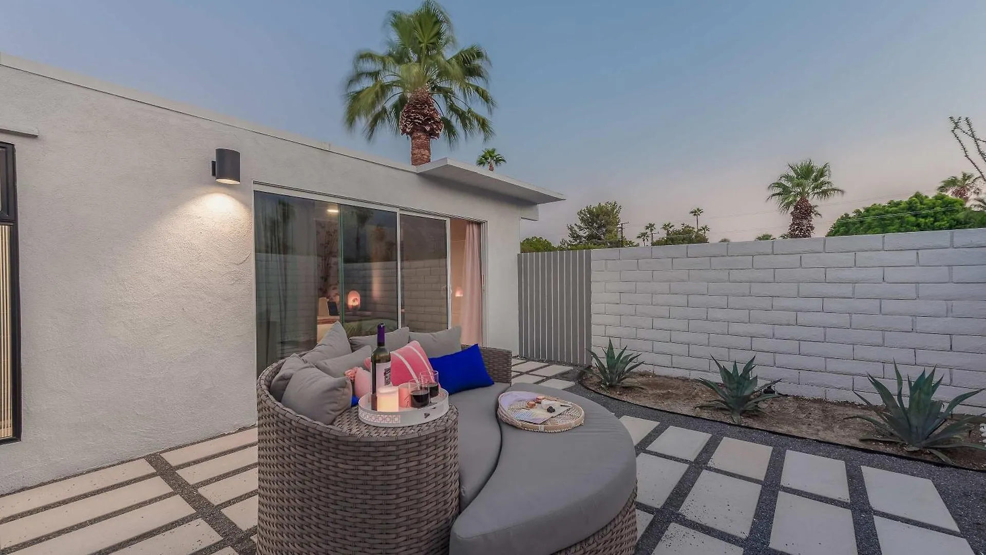 بيت للعطل Retro Chic Oasis Saltwater Pool Spa & Mnt Views بالم سبرينغس