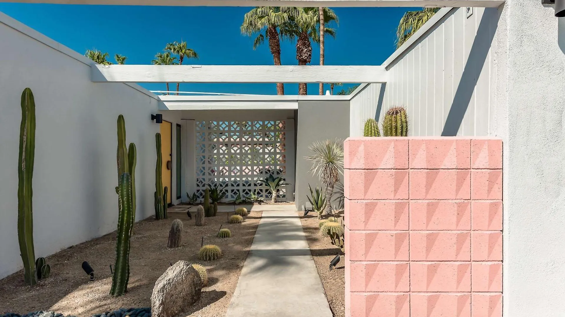 Retro Chic Oasis Saltwater Pool Spa & Mnt Views بالم سبرينغس بيت للعطل
